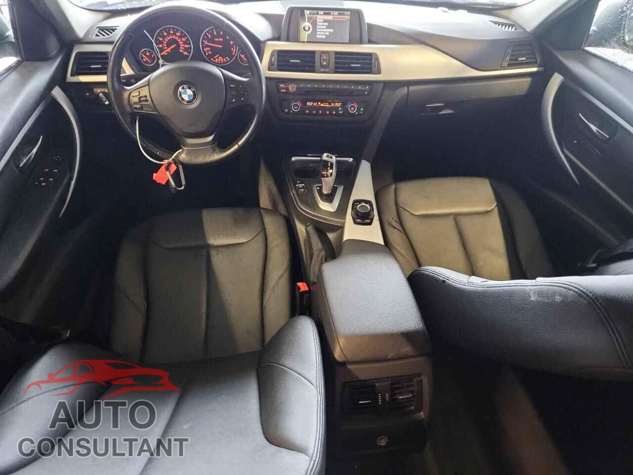 BMW 3 SERIES 2013 - WBA3C1C59DF439201