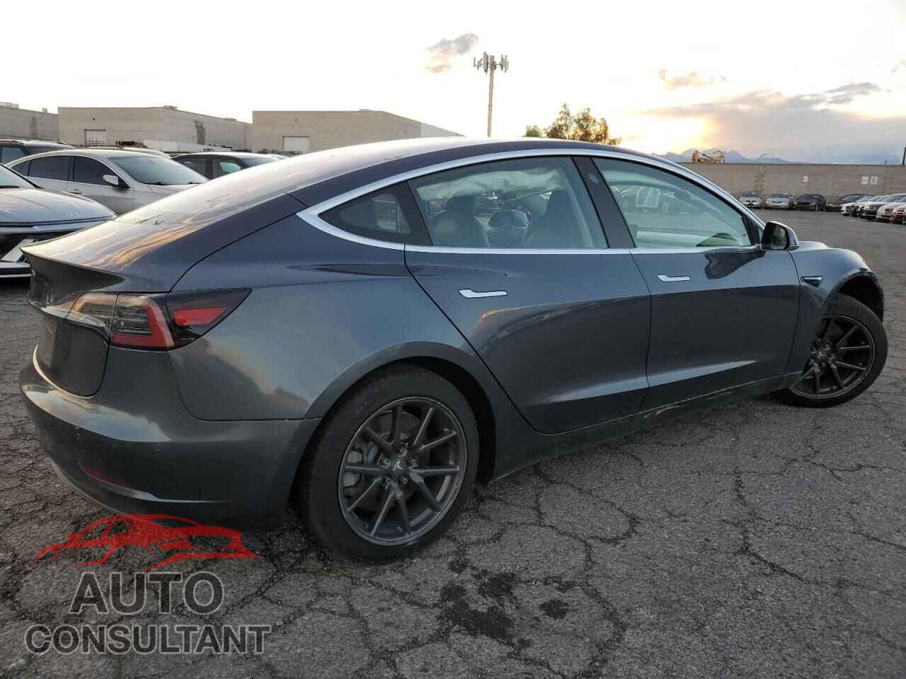 TESLA MODEL 3 2018 - 5YJ3E1EA9JF021194