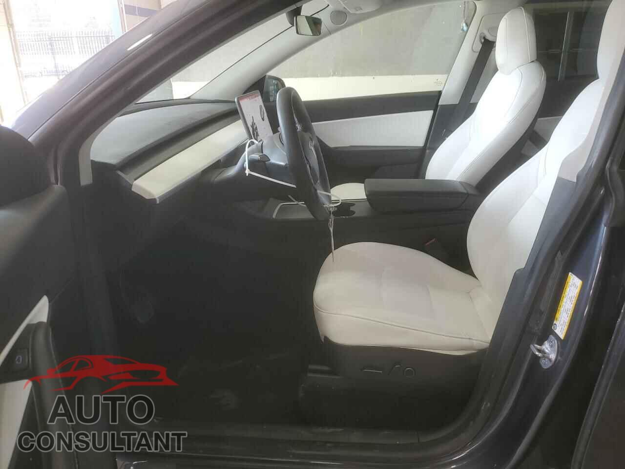 TESLA MODEL Y 2022 - 7SAYGAEE9NF382579