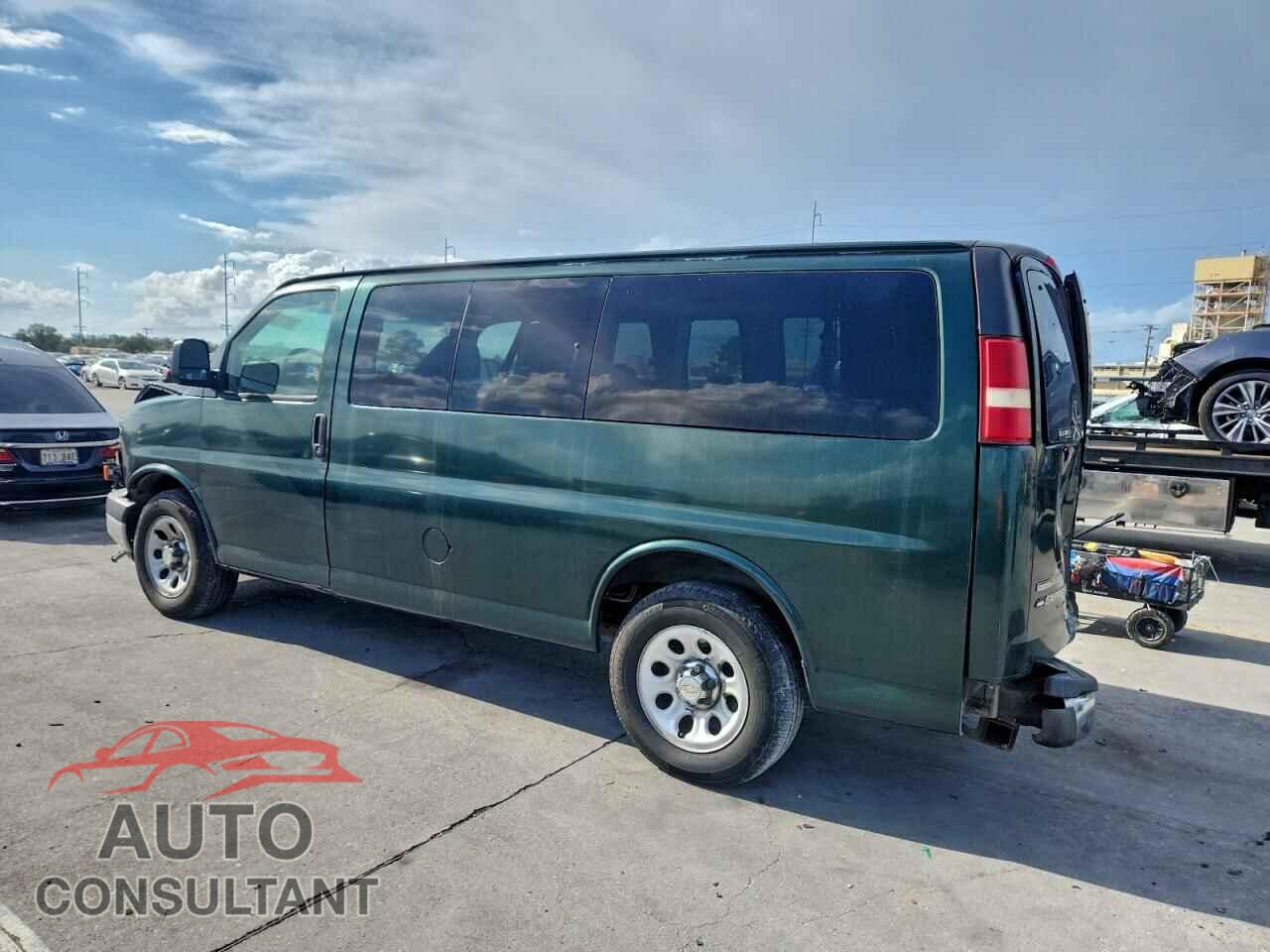 CHEVROLET EXPRESS 2011 - 1GNSGCF40B1114231