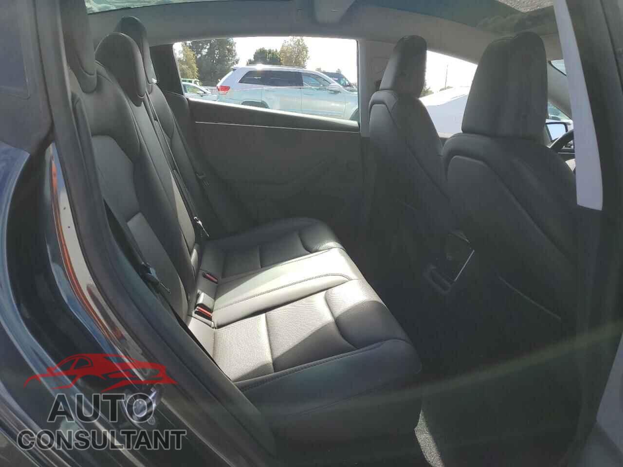 TESLA MODEL 3 2025 - 5YJ3E1EA9SF892176