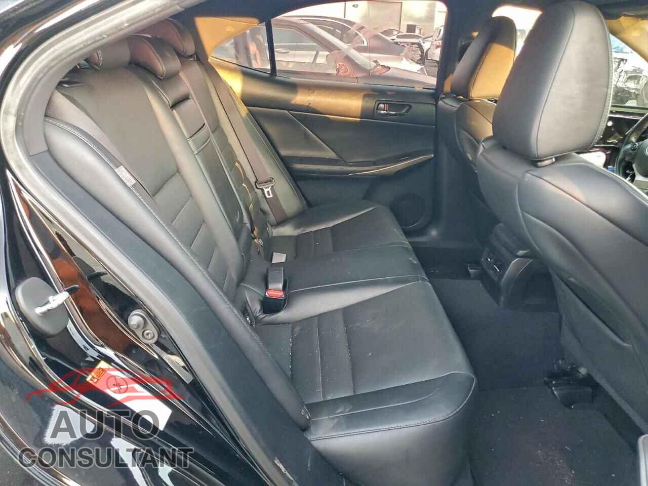LEXUS IS 2015 - JTHBF1D28F5060661
