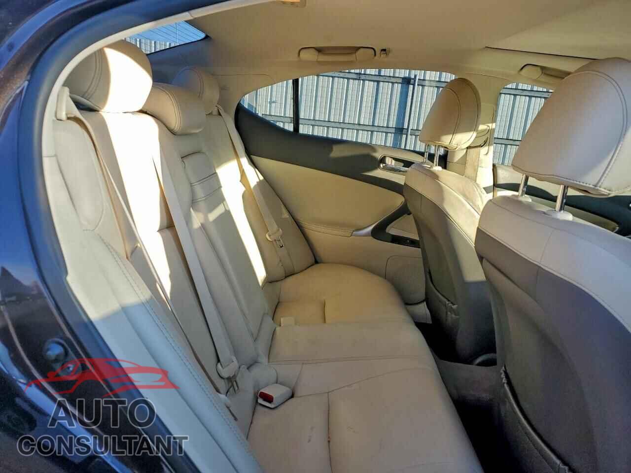 LEXUS IS 2012 - JTHBF5C2XC2102351
