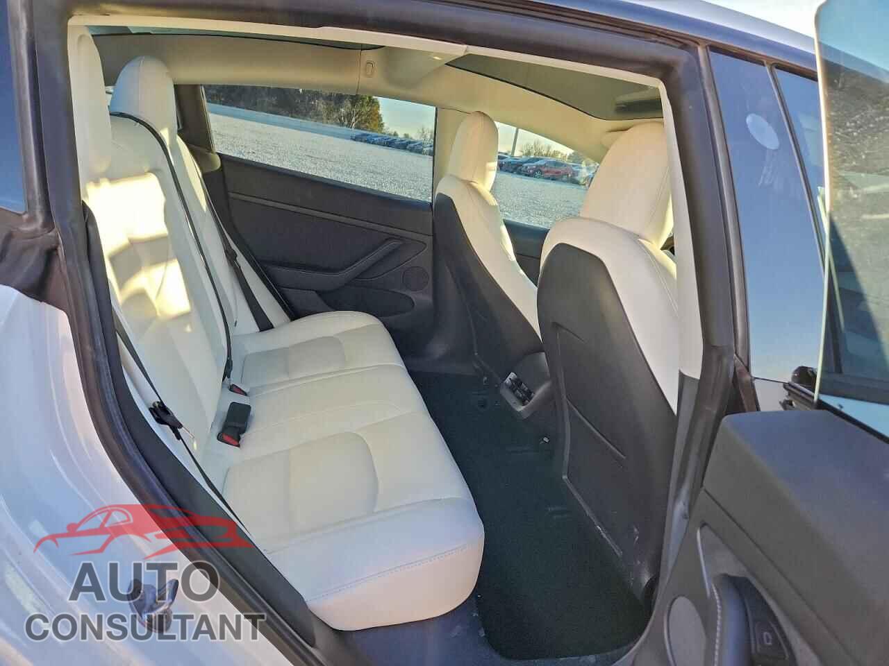 TESLA MODEL 3 2021 - 5YJ3E1EC0MF061167