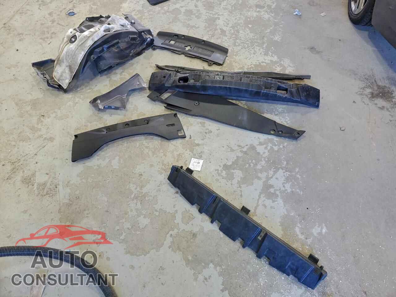 LEXUS LS460 2015 - JTHCL5EF2F5024177