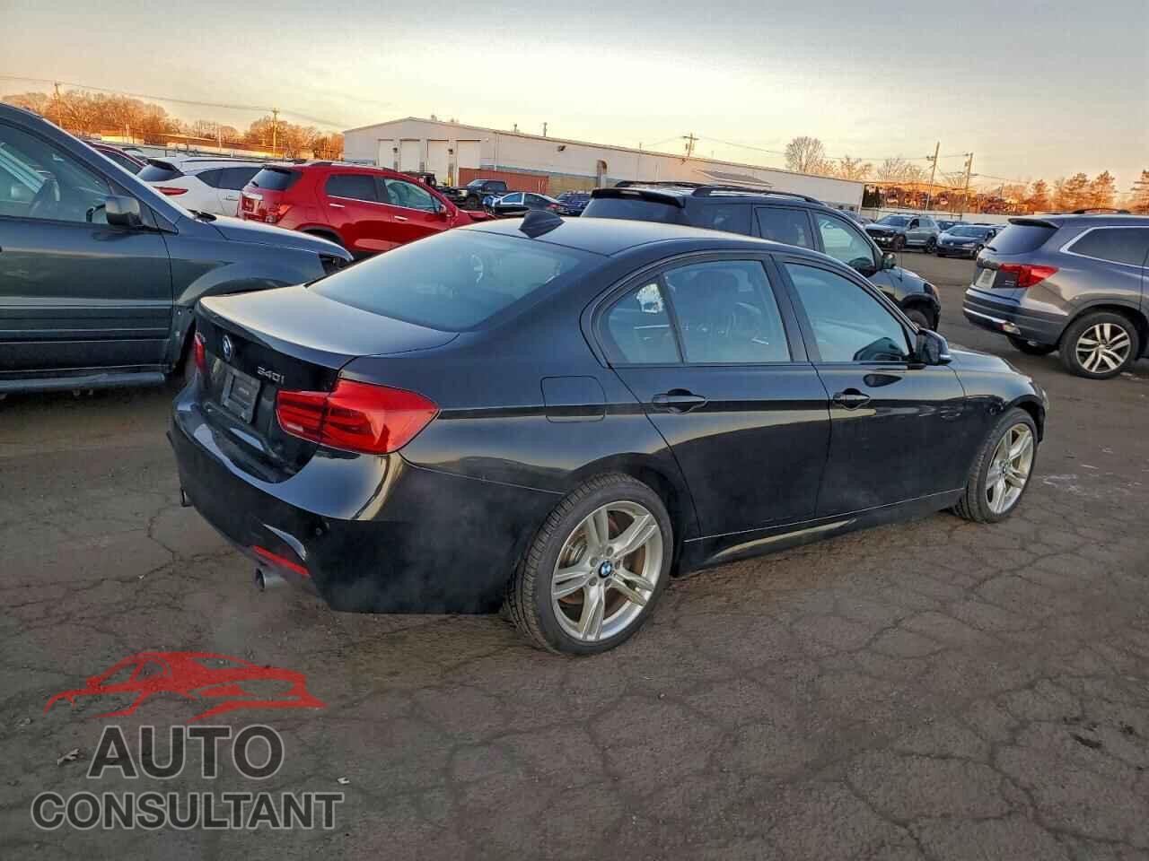 BMW 3 SERIES 2017 - WBA8B7G50HNT70867
