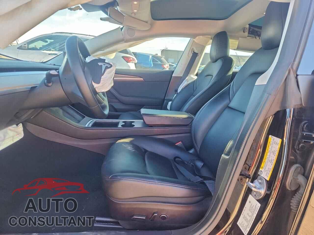 TESLA MODEL 3 2022 - 5YJ3E1EA7NF208715