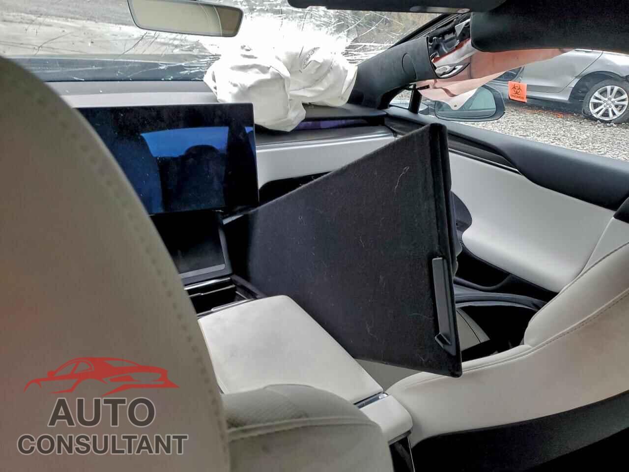 TESLA MODEL S 2022 - 5YJSA1E69NF483165