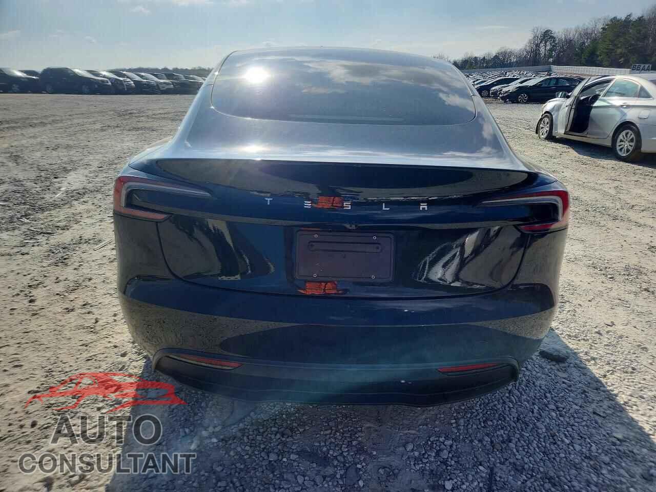 TESLA MODEL 3 2024 - 5YJ3E1EAXRF768587