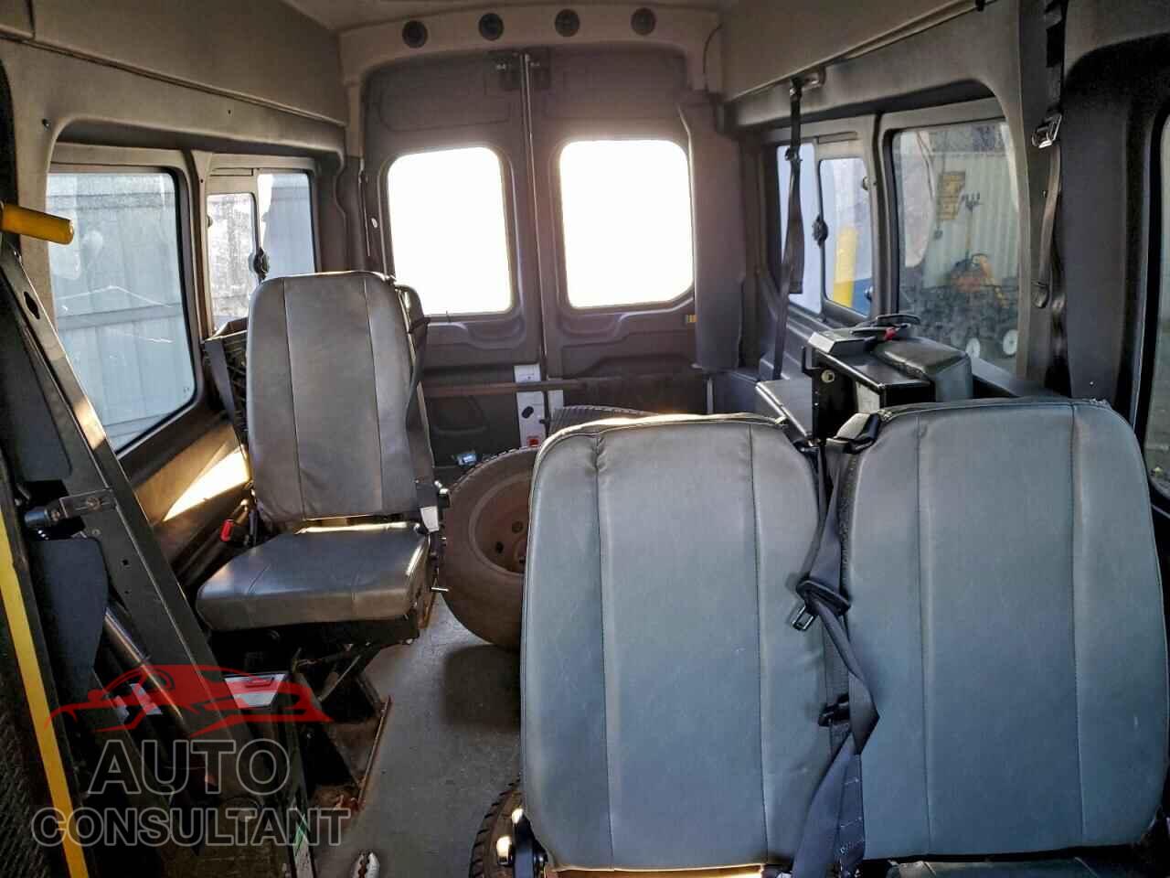 FORD TRANSIT 2017 - 1FTYR3XM1HKA05937