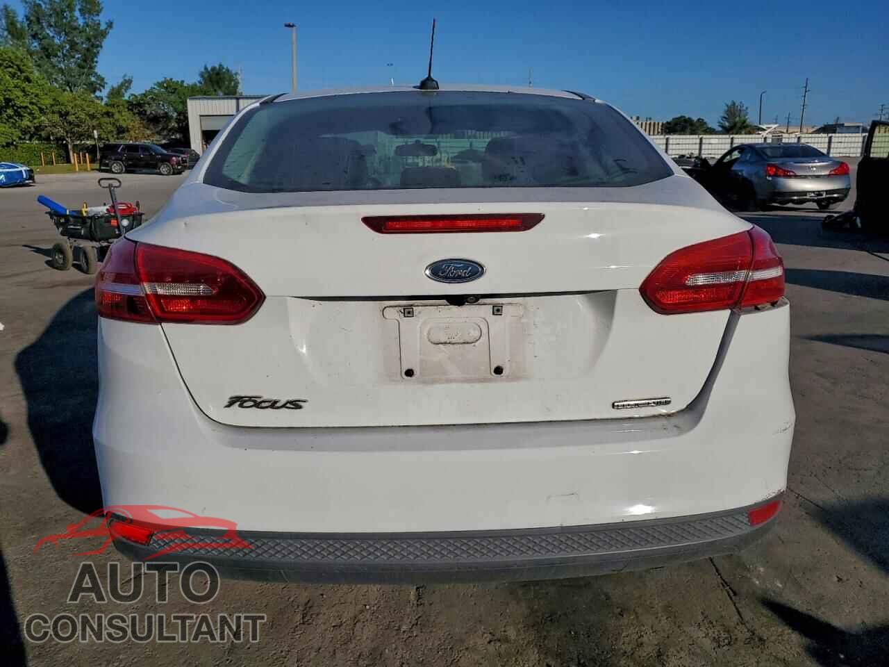FORD FOCUS 2016 - 1FADP3E24GL367927