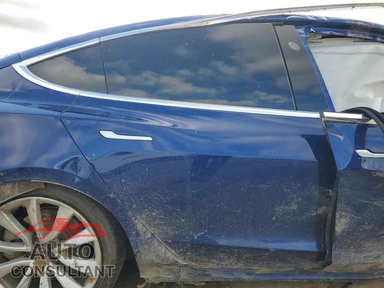 TESLA MODEL 3 2018 - 5YJ3E1EA1JF040256