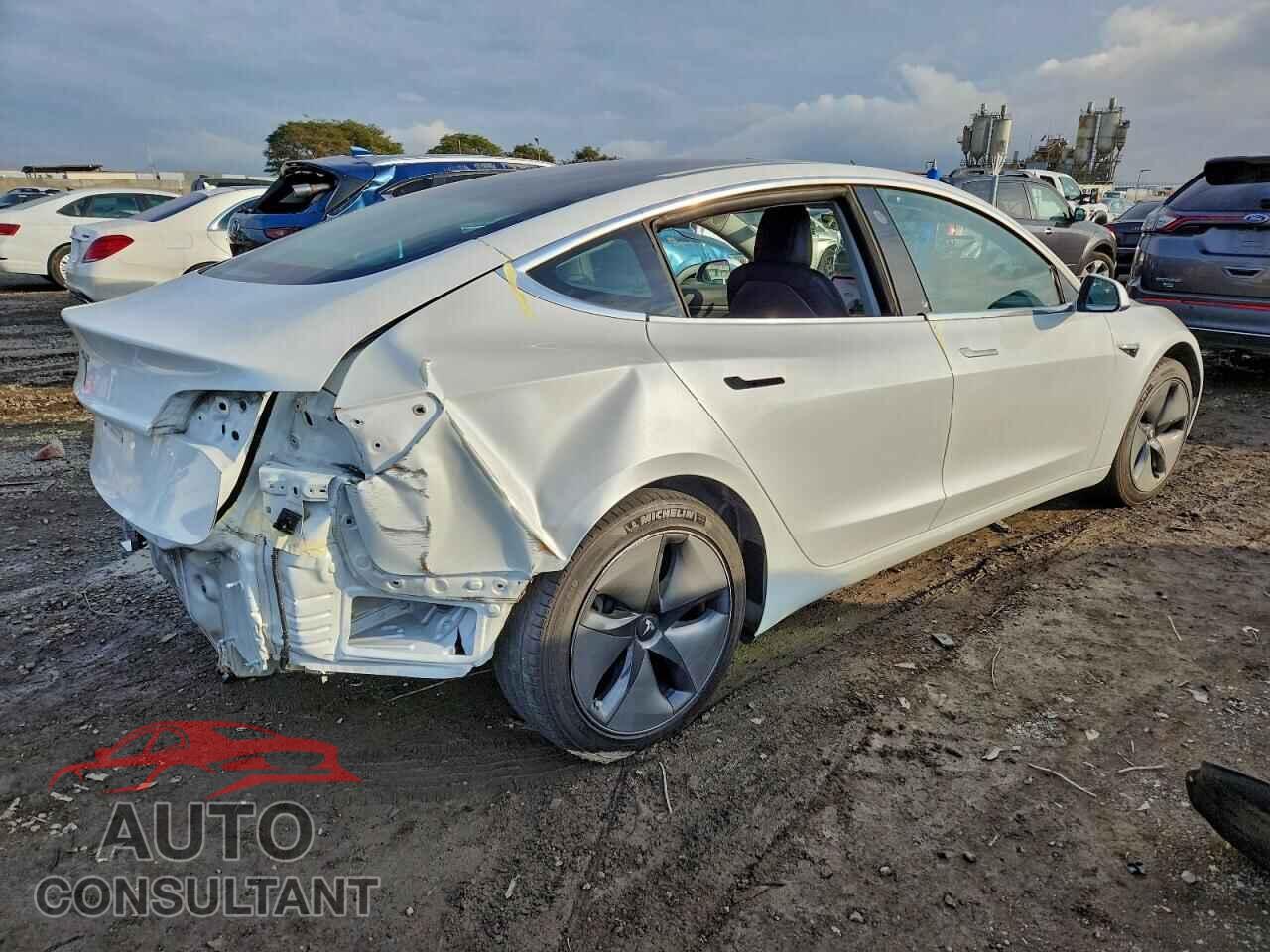 TESLA MODEL 3 2019 - 5YJ3E1EAXKF331582