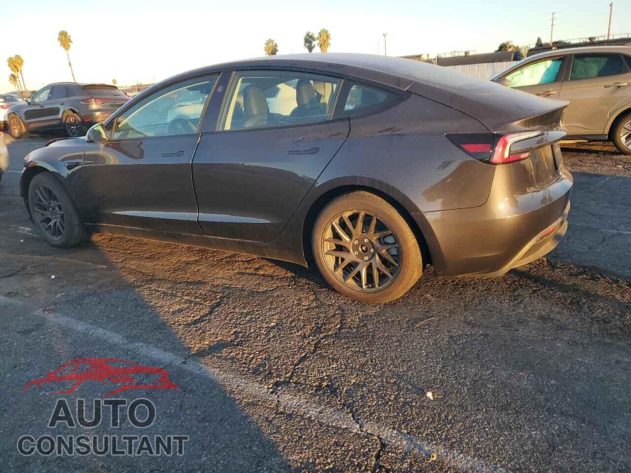 TESLA MODEL 3 2025 - 5YJ3E1EBXSF882944