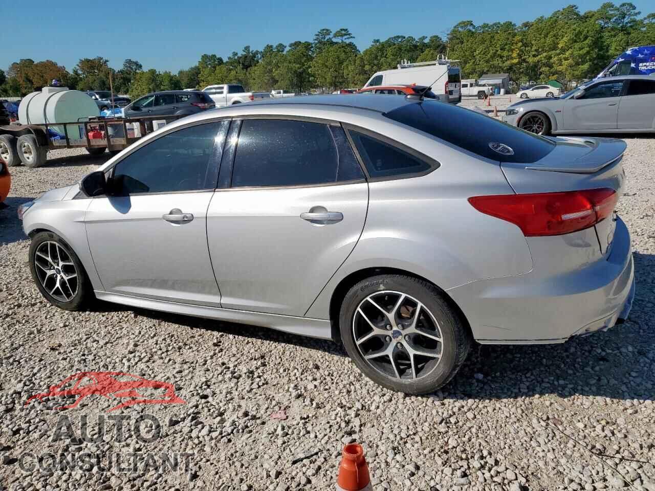 FORD FOCUS 2015 - 1FADP3F29FL384686