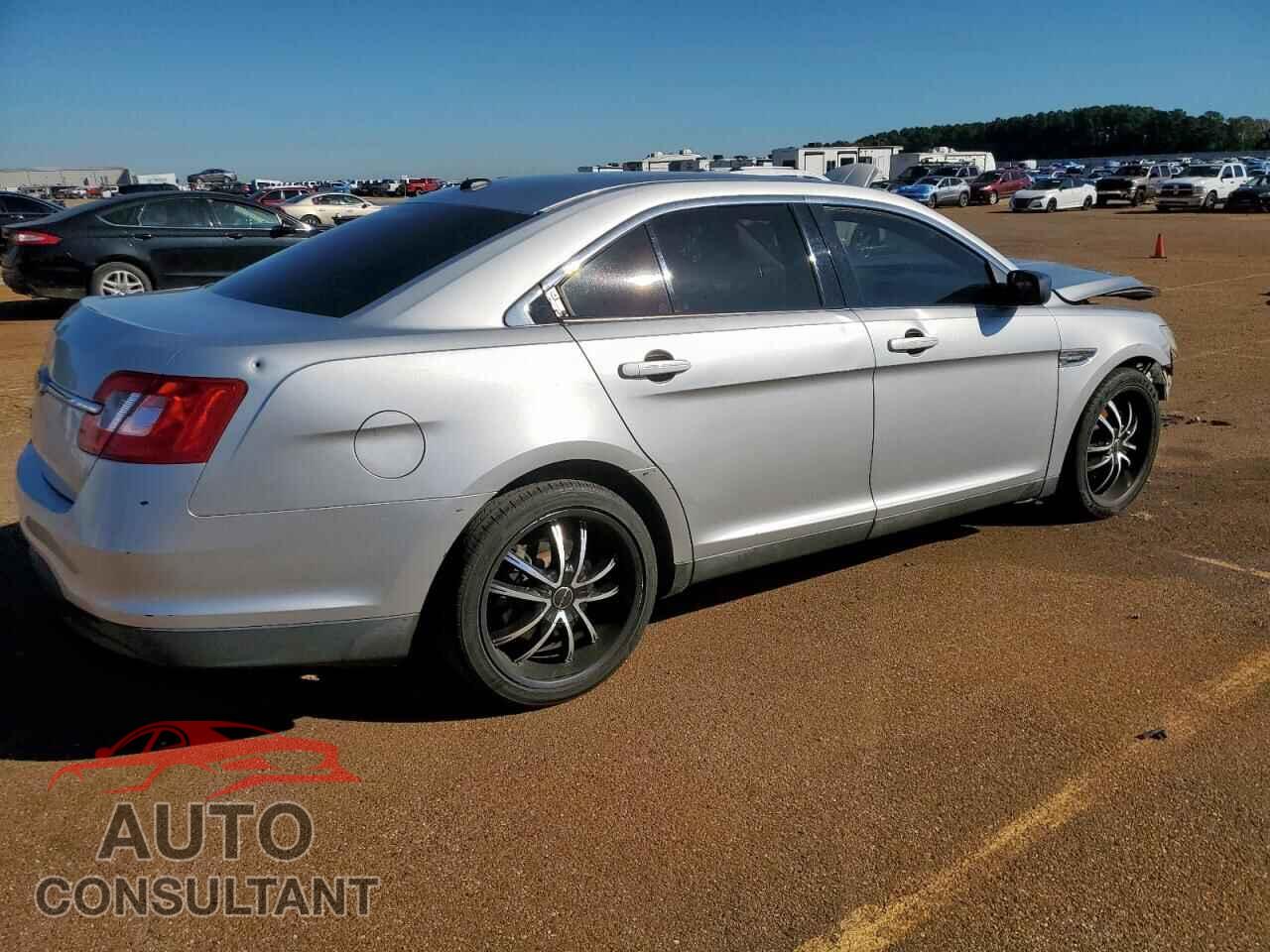 FORD TAURUS 2011 - 1FAHP2DW1BG181179