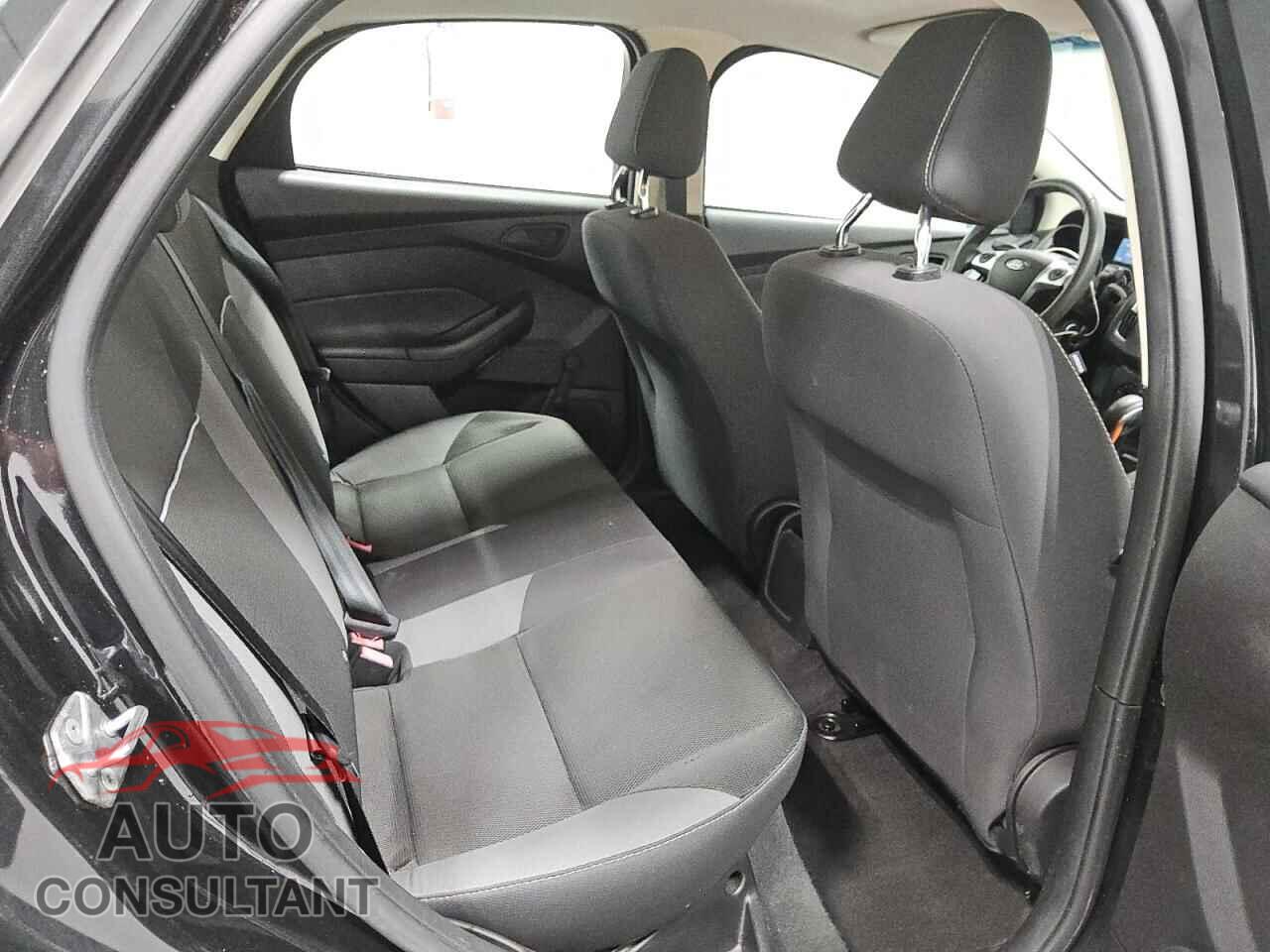 FORD FOCUS 2014 - 1FADP3E29EL302133