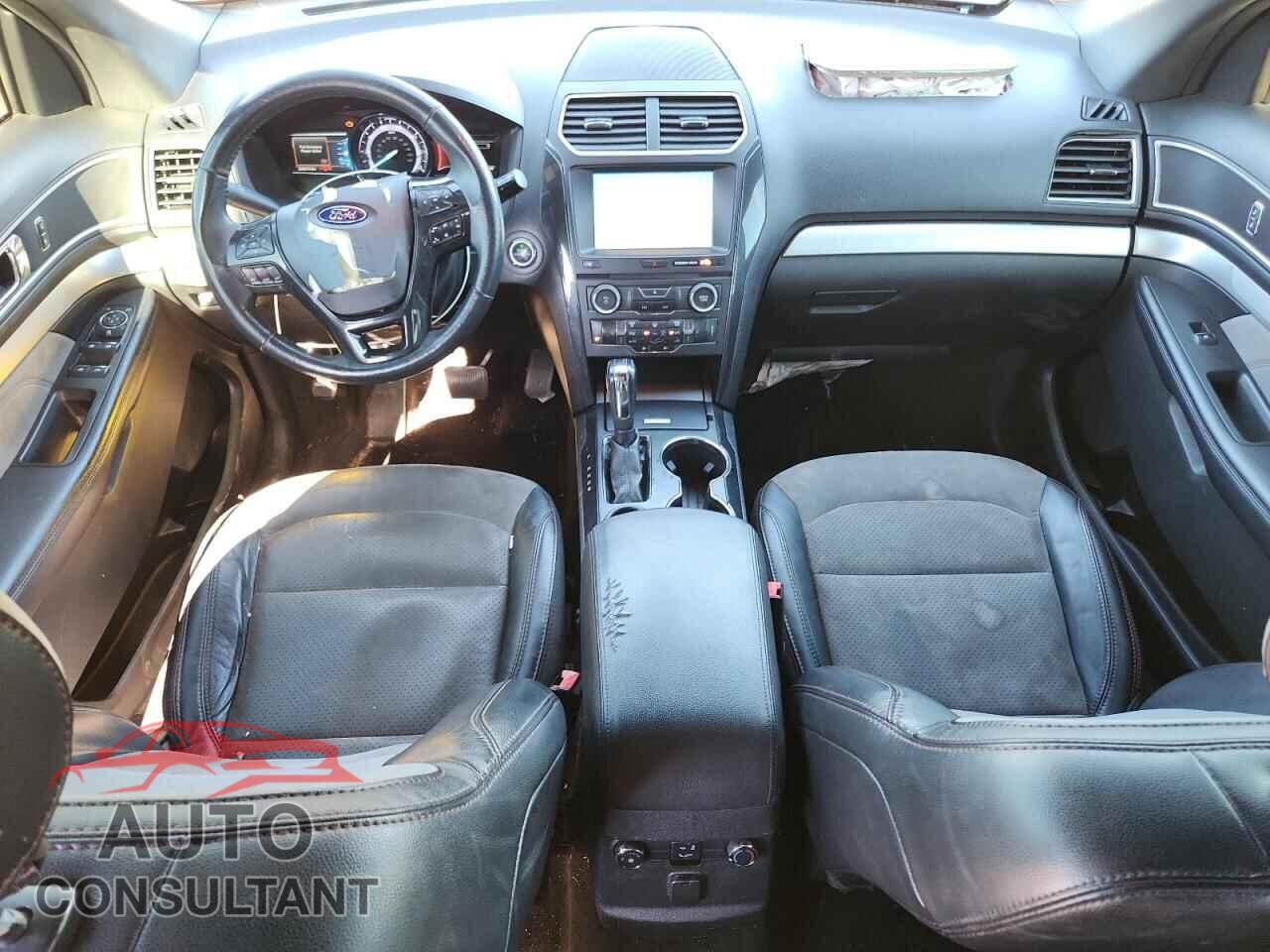FORD EXPLORER 2017 - 1FM5K7D88HGE32603