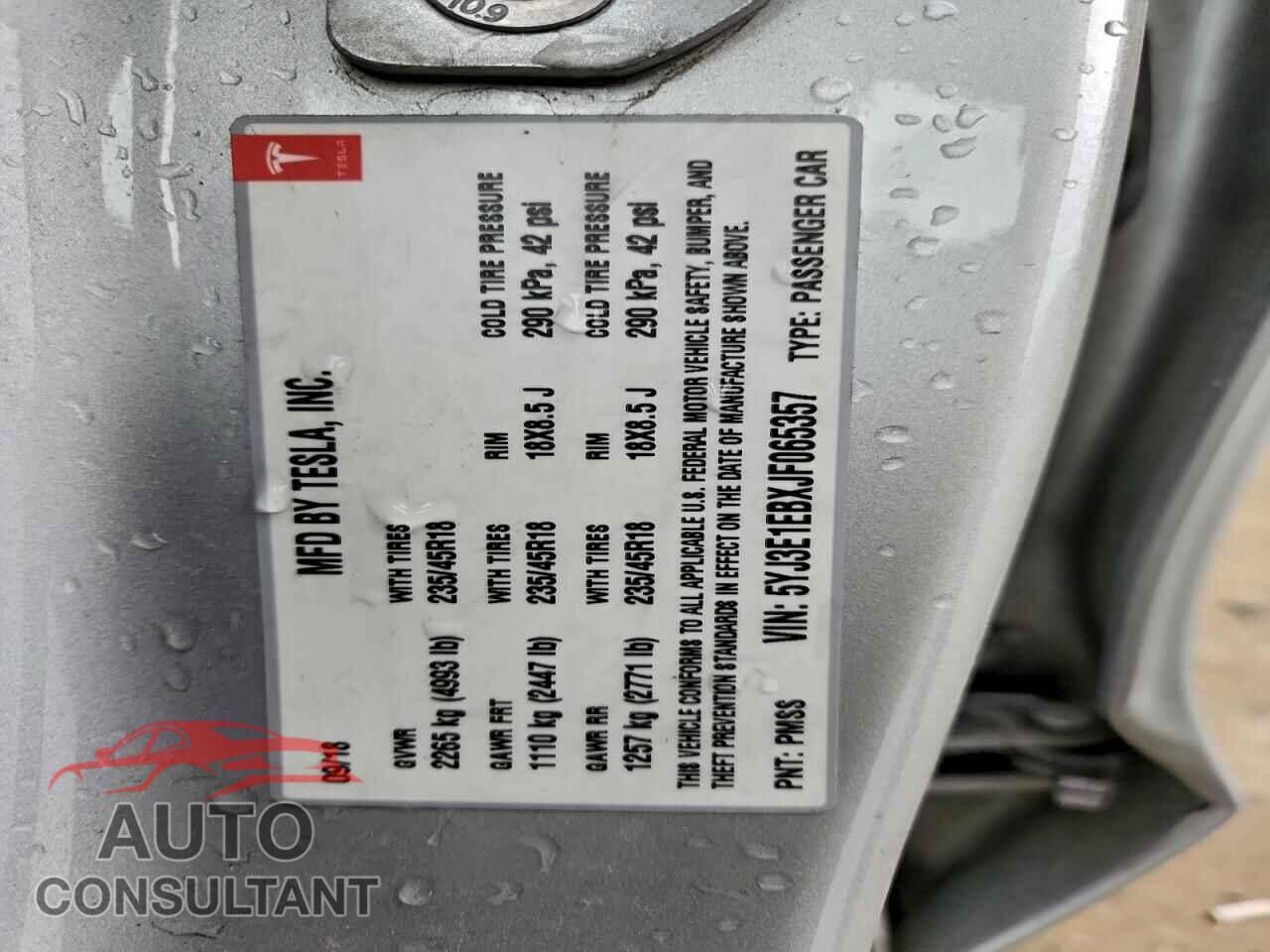 TESLA MODEL 3 2018 - 5YJ3E1EBXJF065357