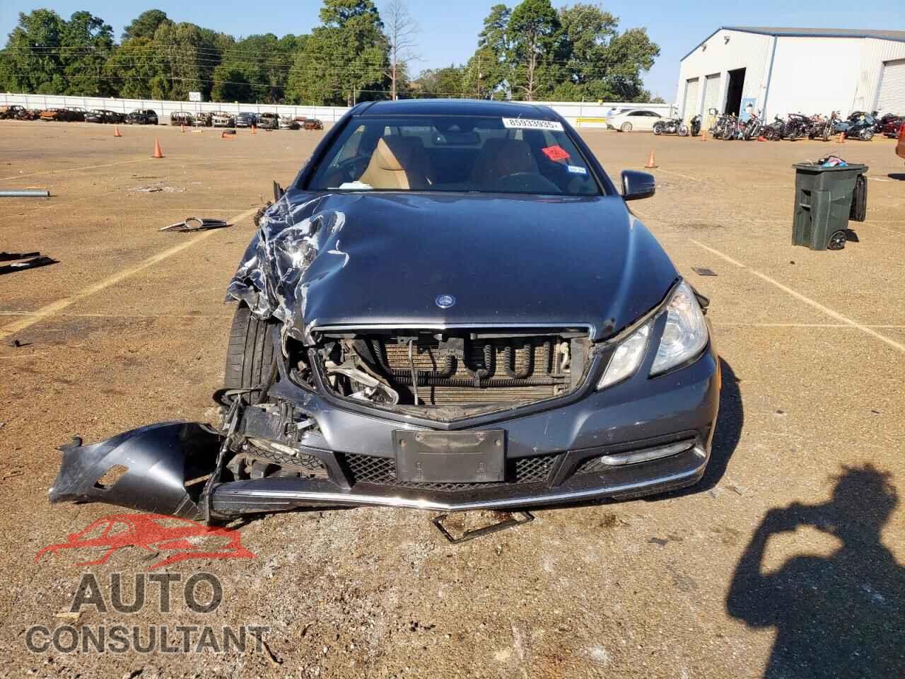 MERCEDES-BENZ E-CLASS 2013 - WDDKJ5KB2DF213705