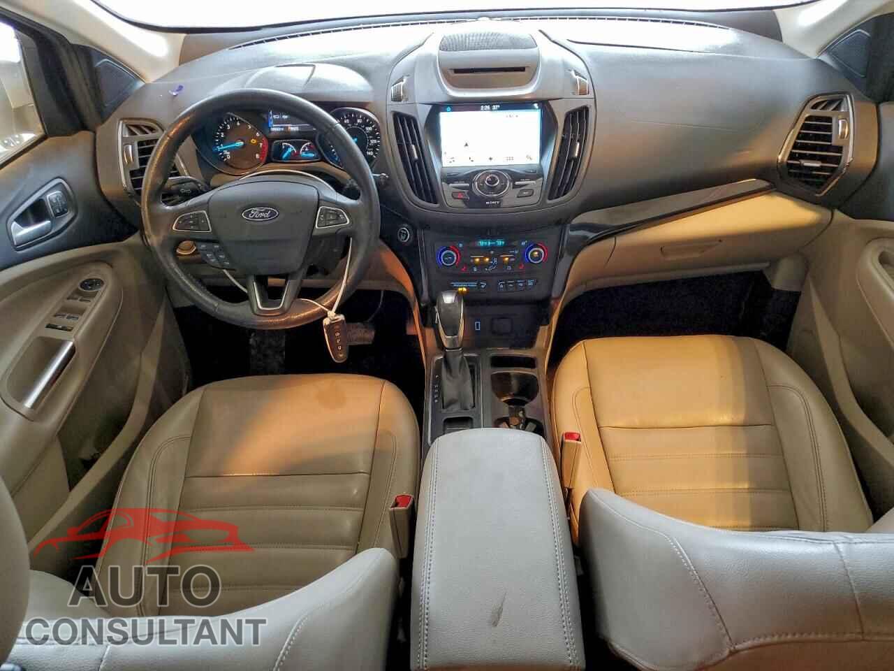 FORD ESCAPE 2018 - 1FMCU9J91JUB48246