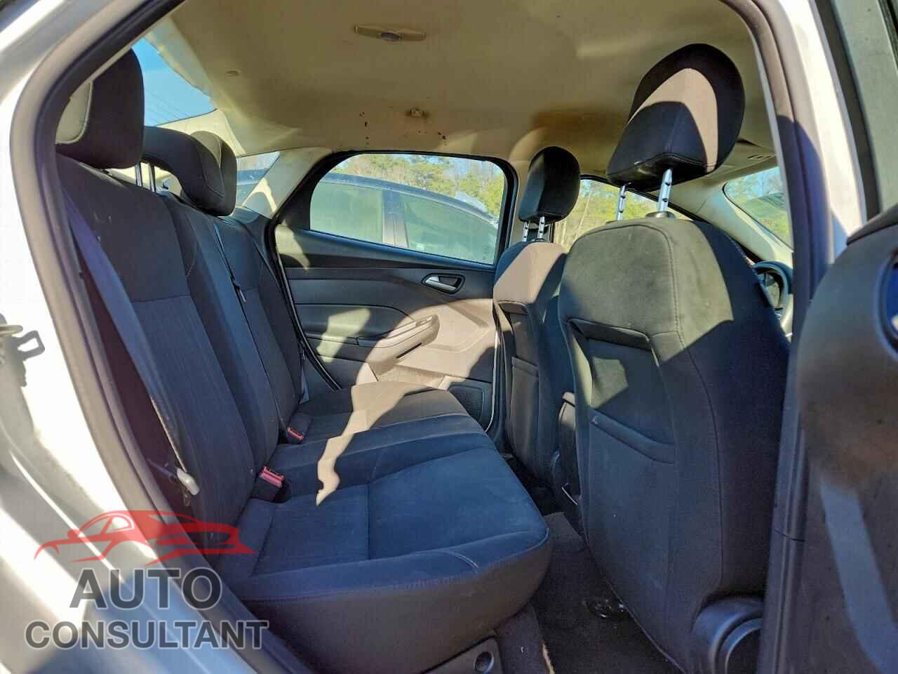 FORD FOCUS 2017 - 1FADP3F25HL240782