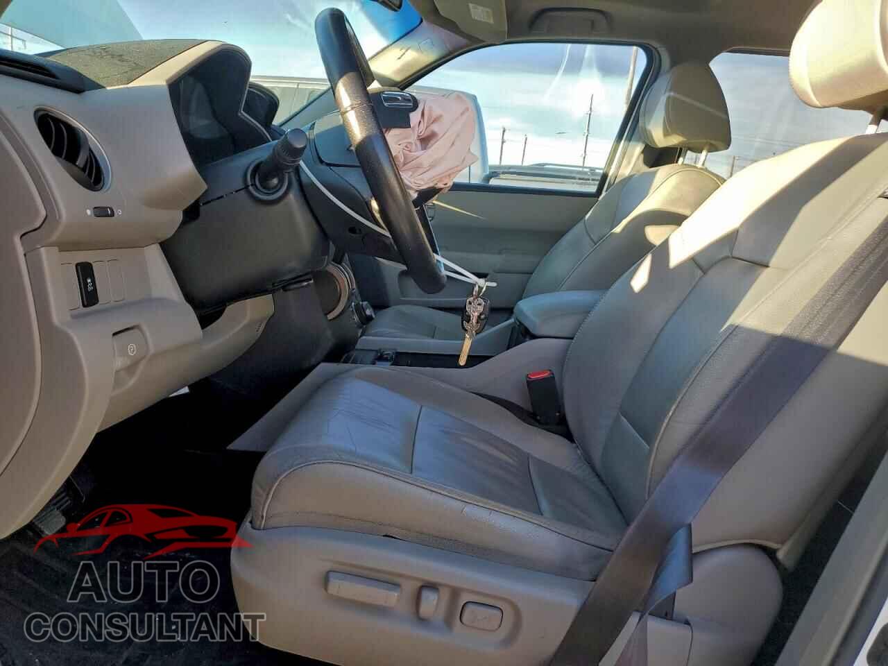 HONDA PILOT 2013 - 5FNYF3H79DB008660