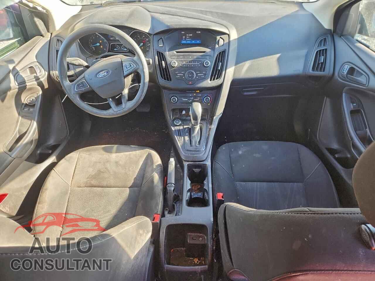 FORD FOCUS 2015 - 1FADP3E26FL362467
