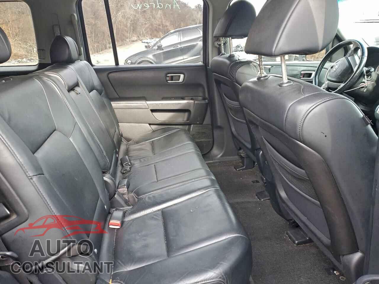 HONDA PILOT 2011 - 5FNYF4H55BB018748