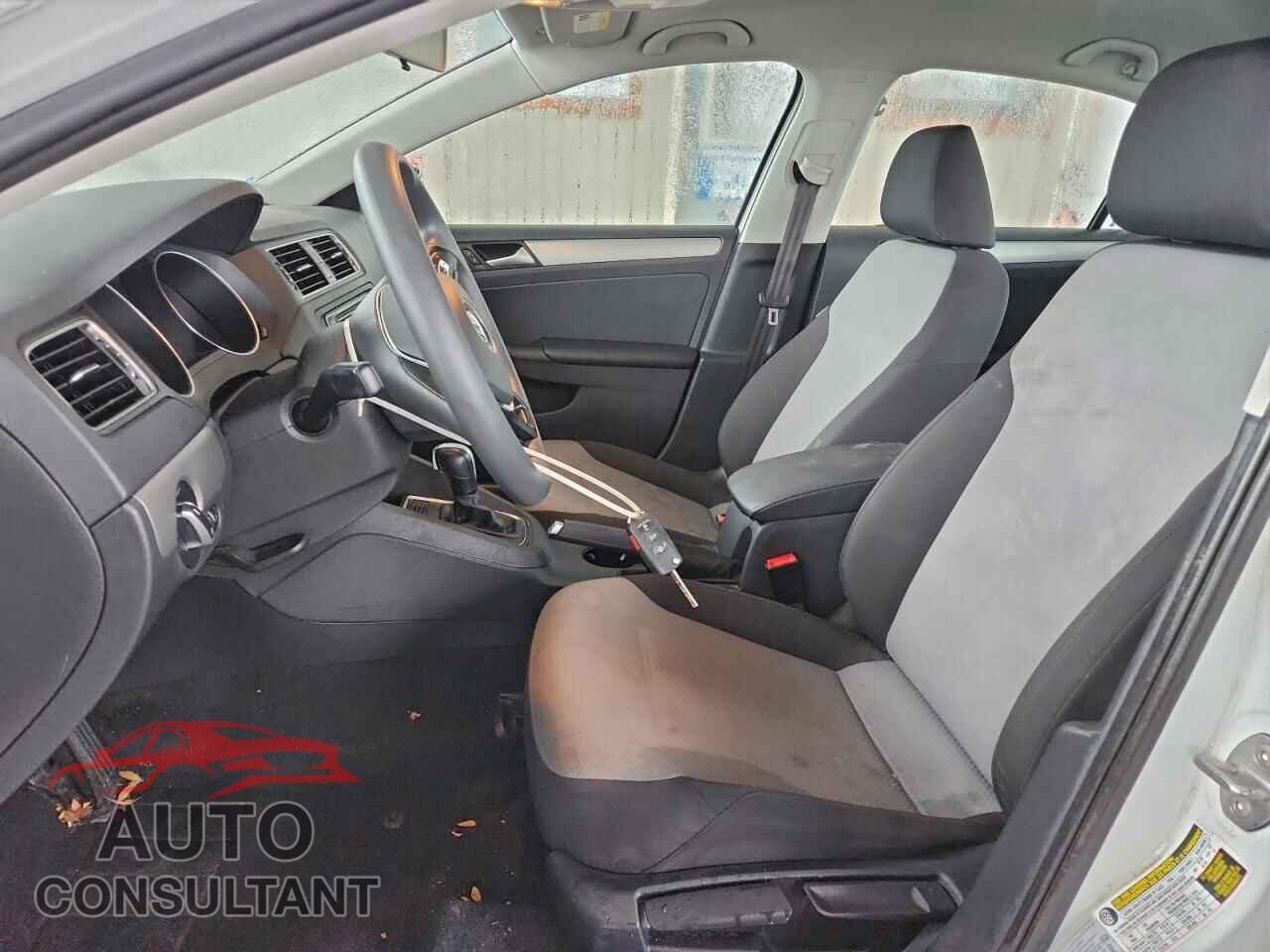 VOLKSWAGEN JETTA 2017 - 3VW2B7AJ6HM389963
