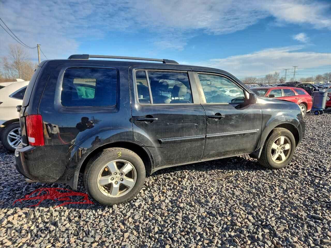 HONDA PILOT 2011 - 5FNYF4H63BB013055