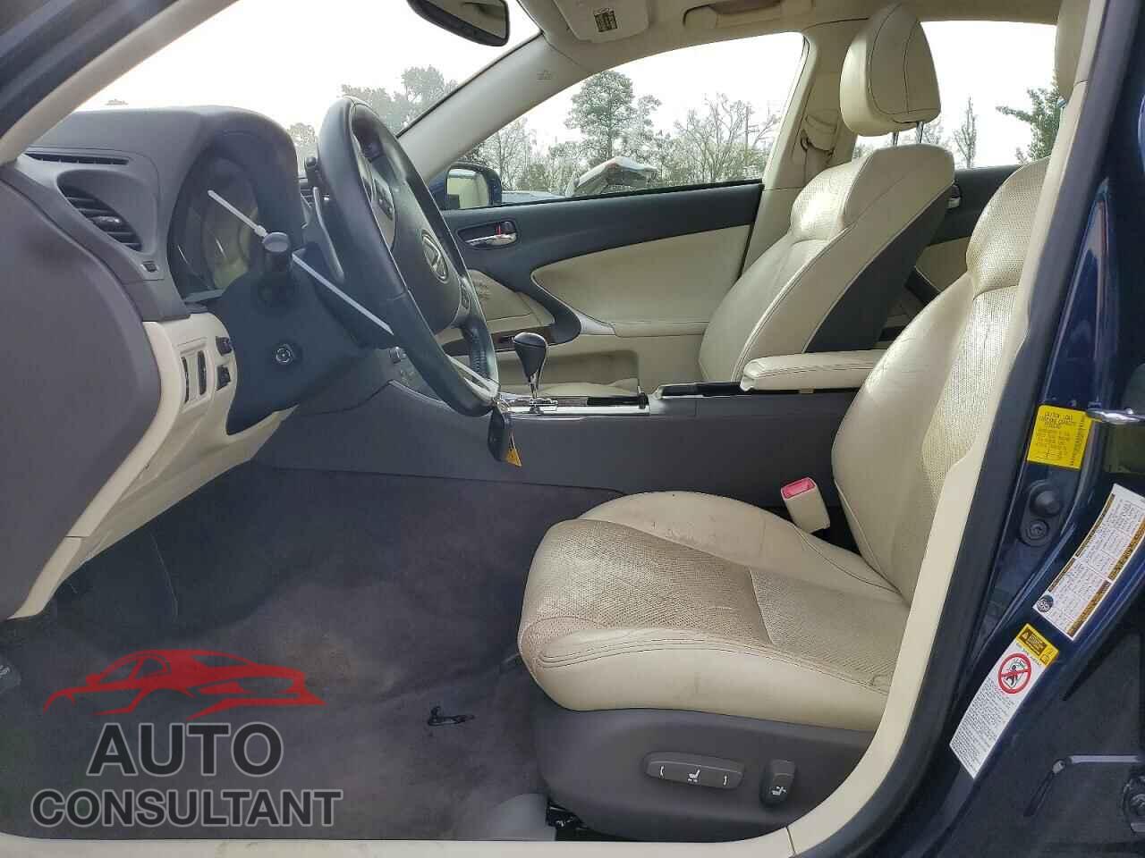 LEXUS IS 2012 - JTHCF5C25C5057774
