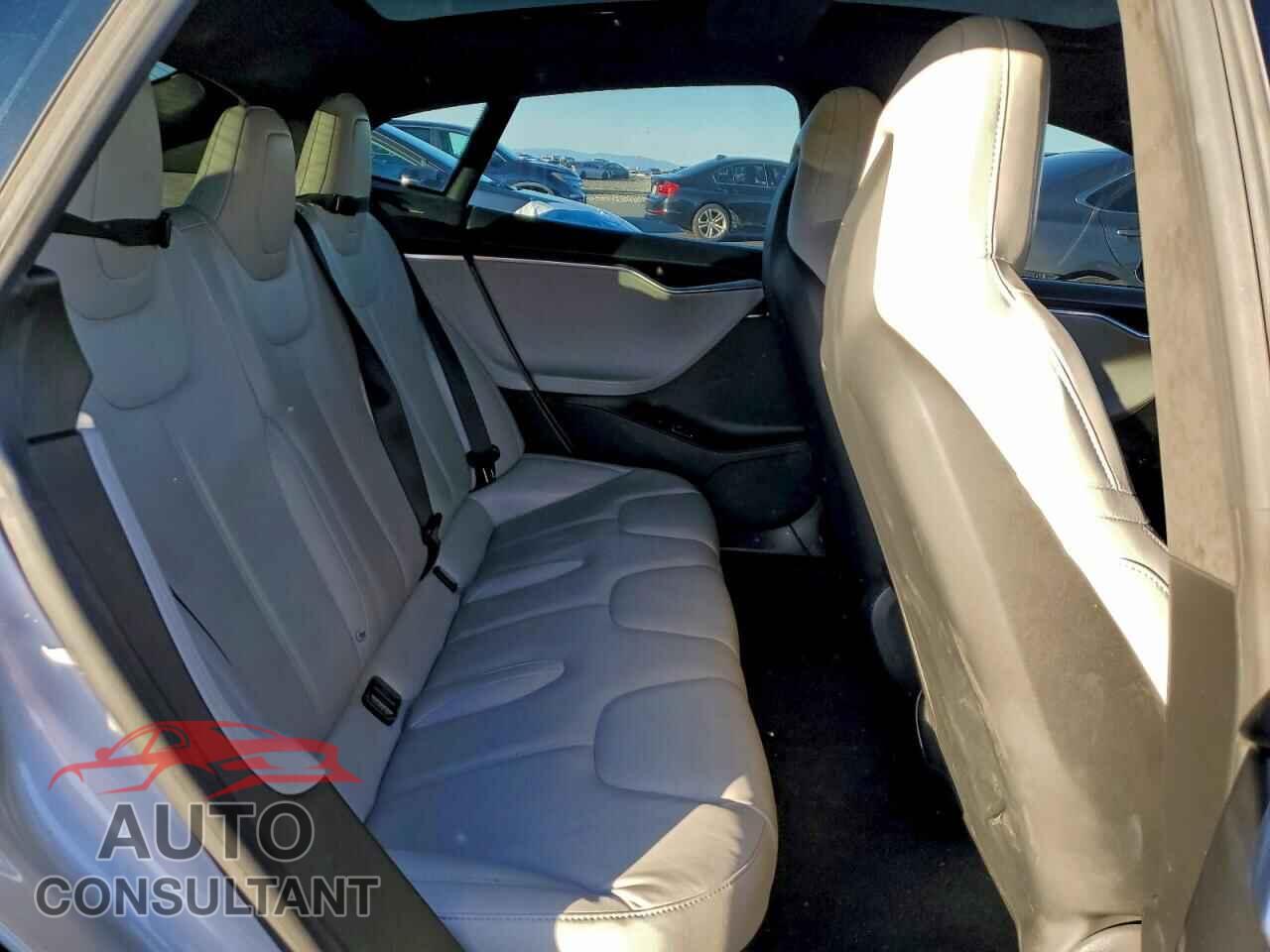 TESLA MODEL S 2016 - 5YJSA1E1XGF142011