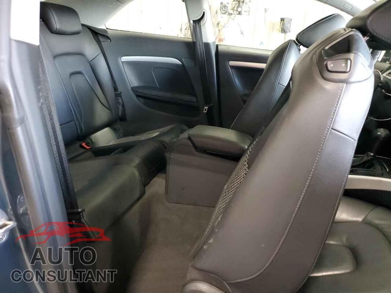 AUDI A5 2010 - WAULFAFR8AA011649