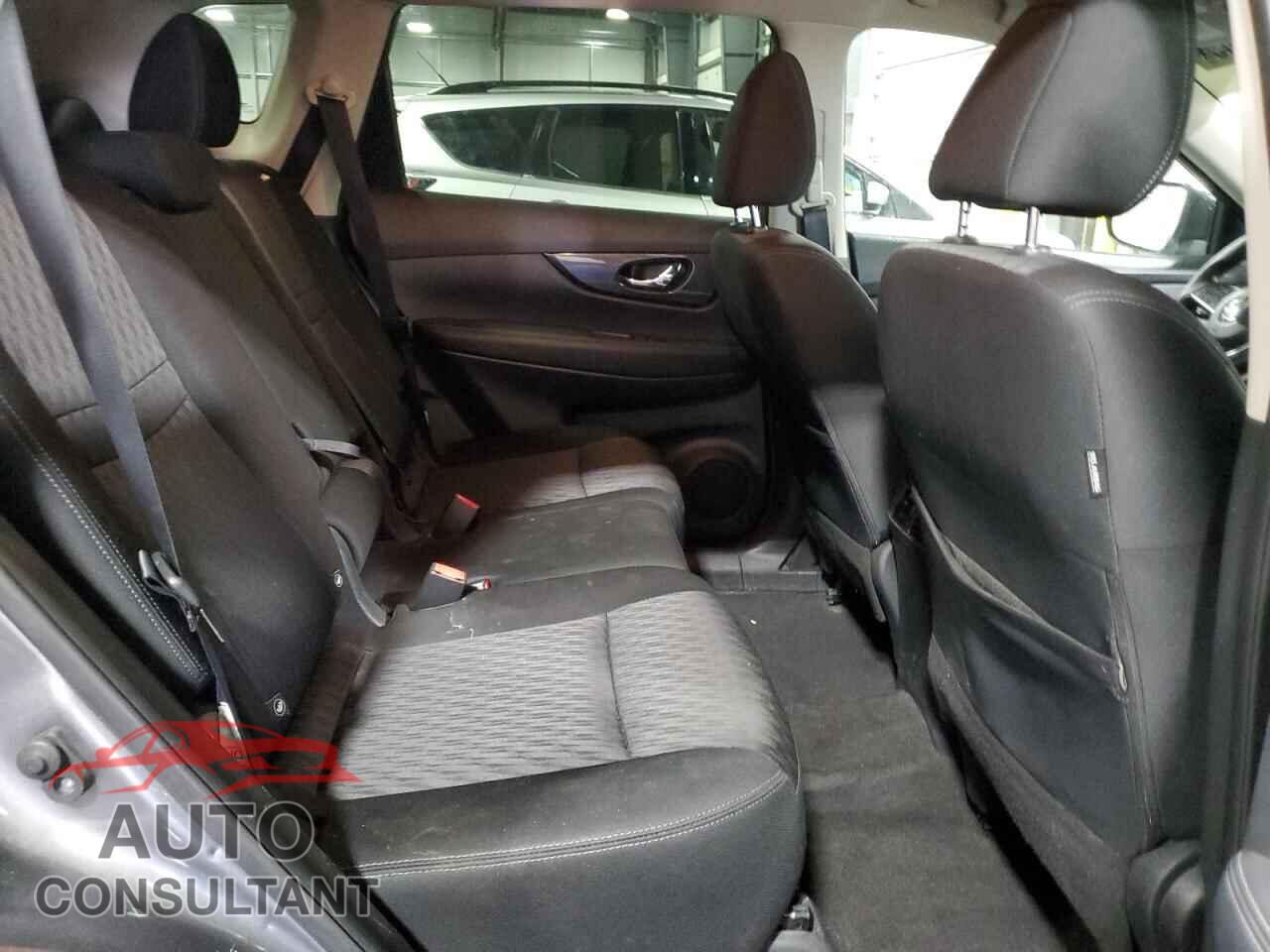 NISSAN ROGUE 2017 - KNMAT2MV8HP556931