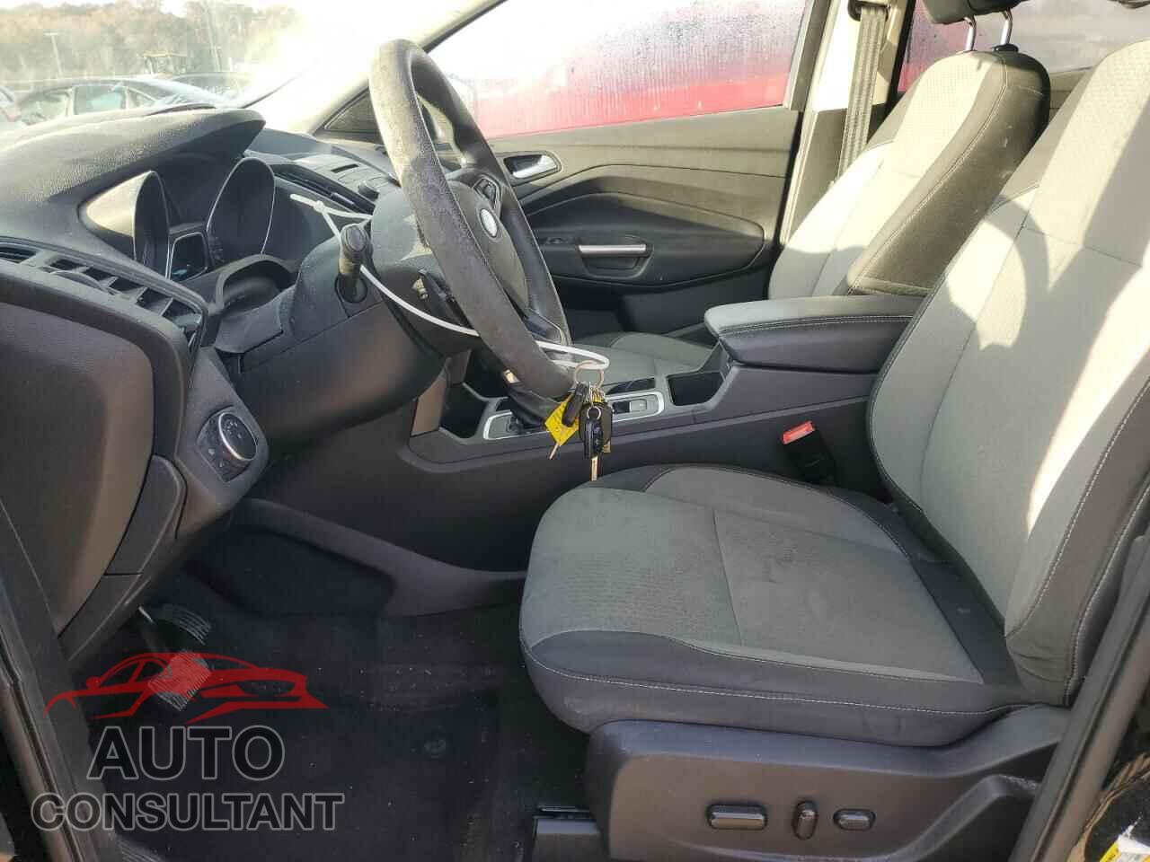 FORD ESCAPE 2017 - 1FMCU0GD9HUD03210