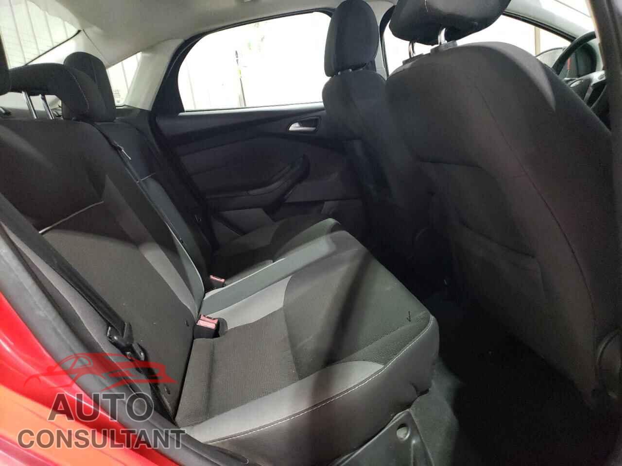 FORD FOCUS 2014 - 1FADP3F23EL317757