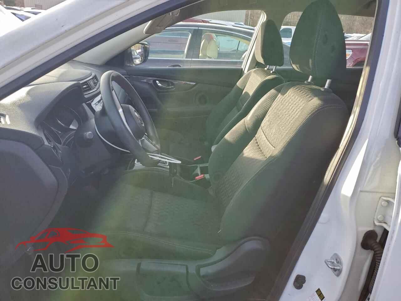 NISSAN ROGUE 2017 - KNMAT2MT3HP564286