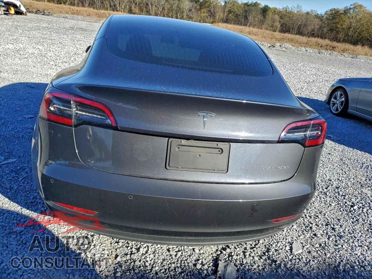 TESLA MODEL 3 2019 - 5YJ3E1EB4KF389258