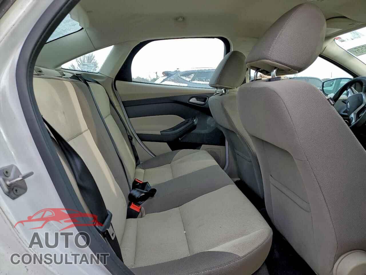 FORD FOCUS 2014 - 1FADP3F2XEL102490