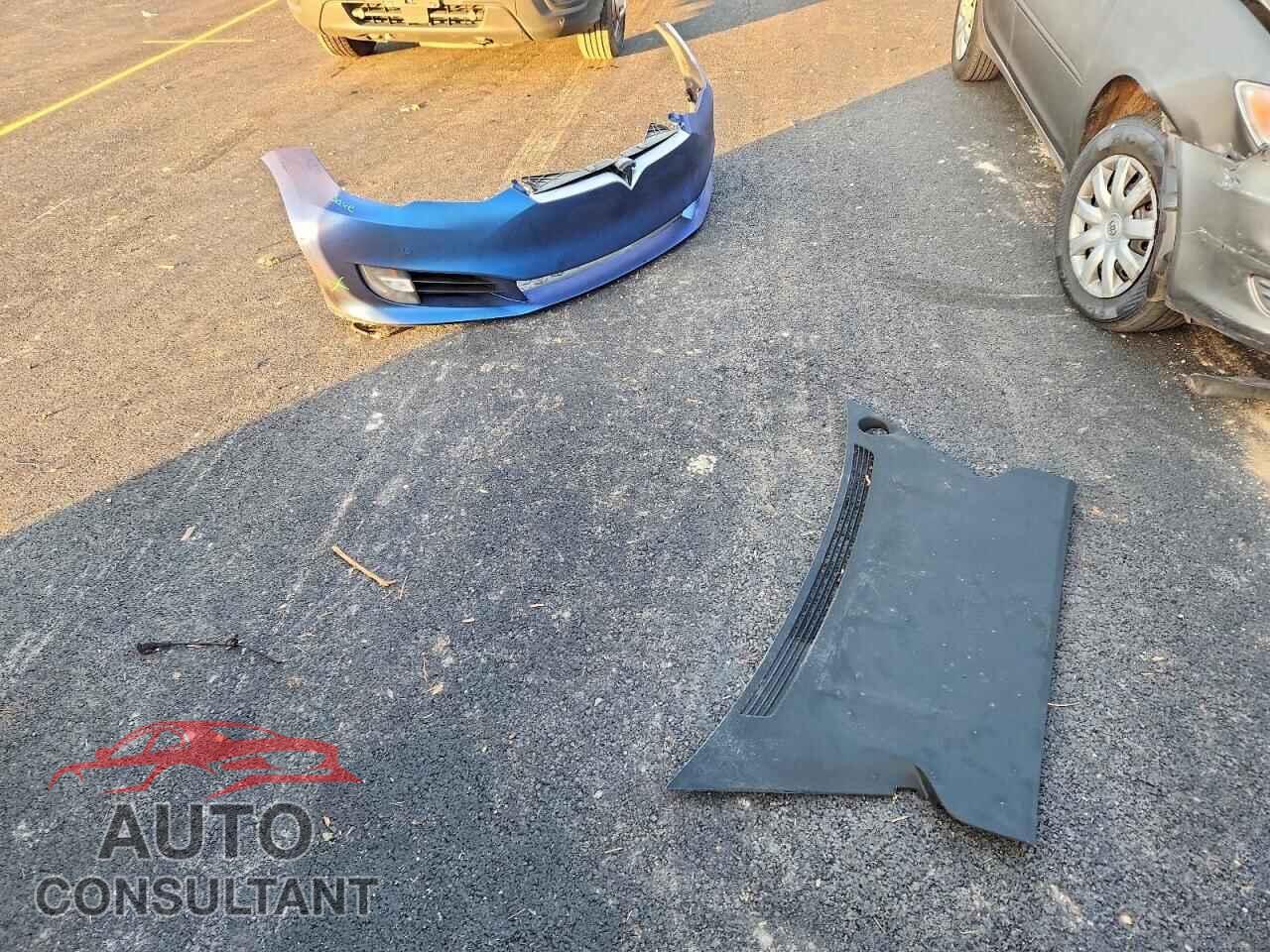 TESLA MODEL S 2019 - 5YJSA1E22KF300598