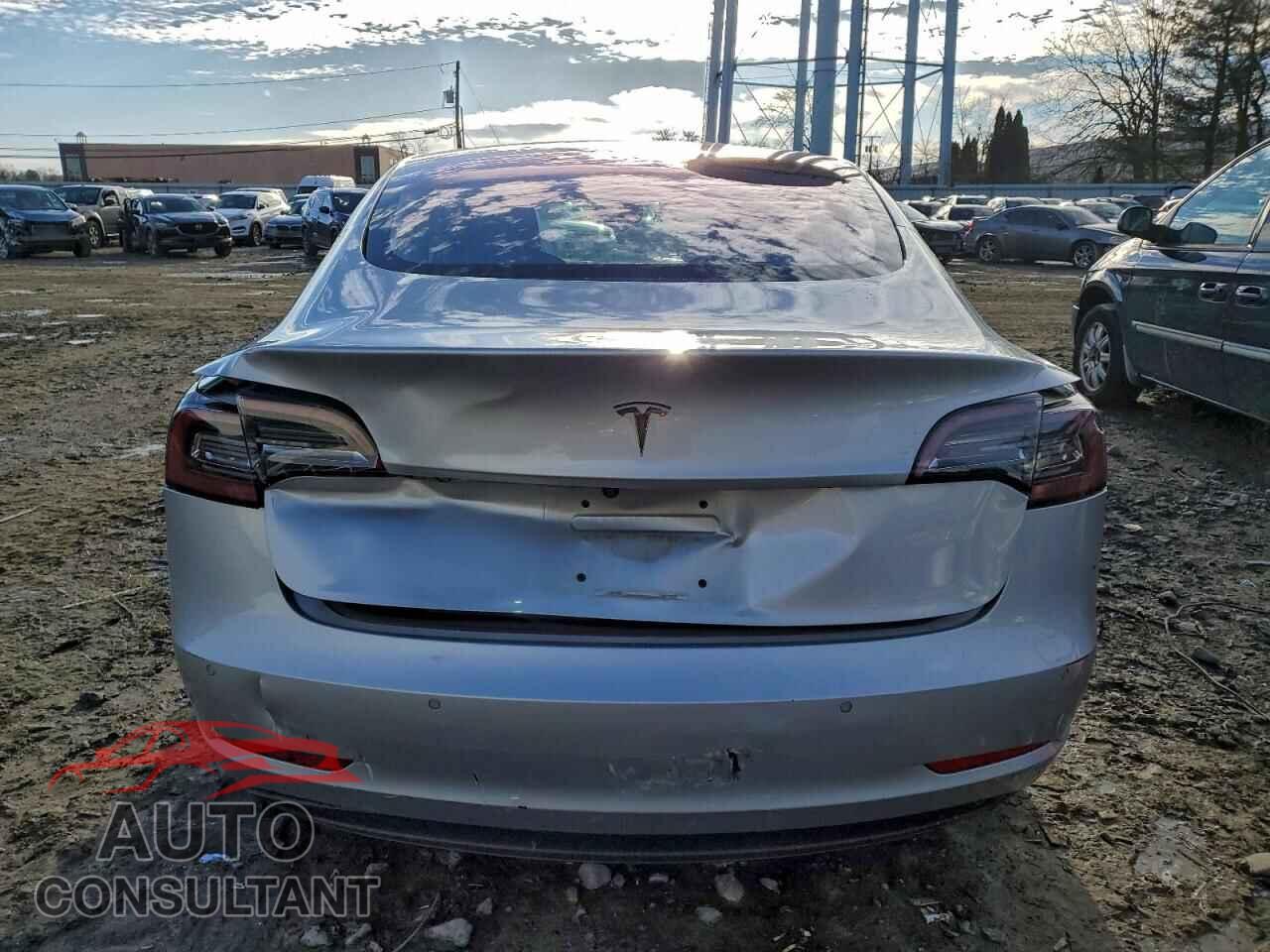 TESLA MODEL 3 2018 - 5YJ3E1EA8JF015225