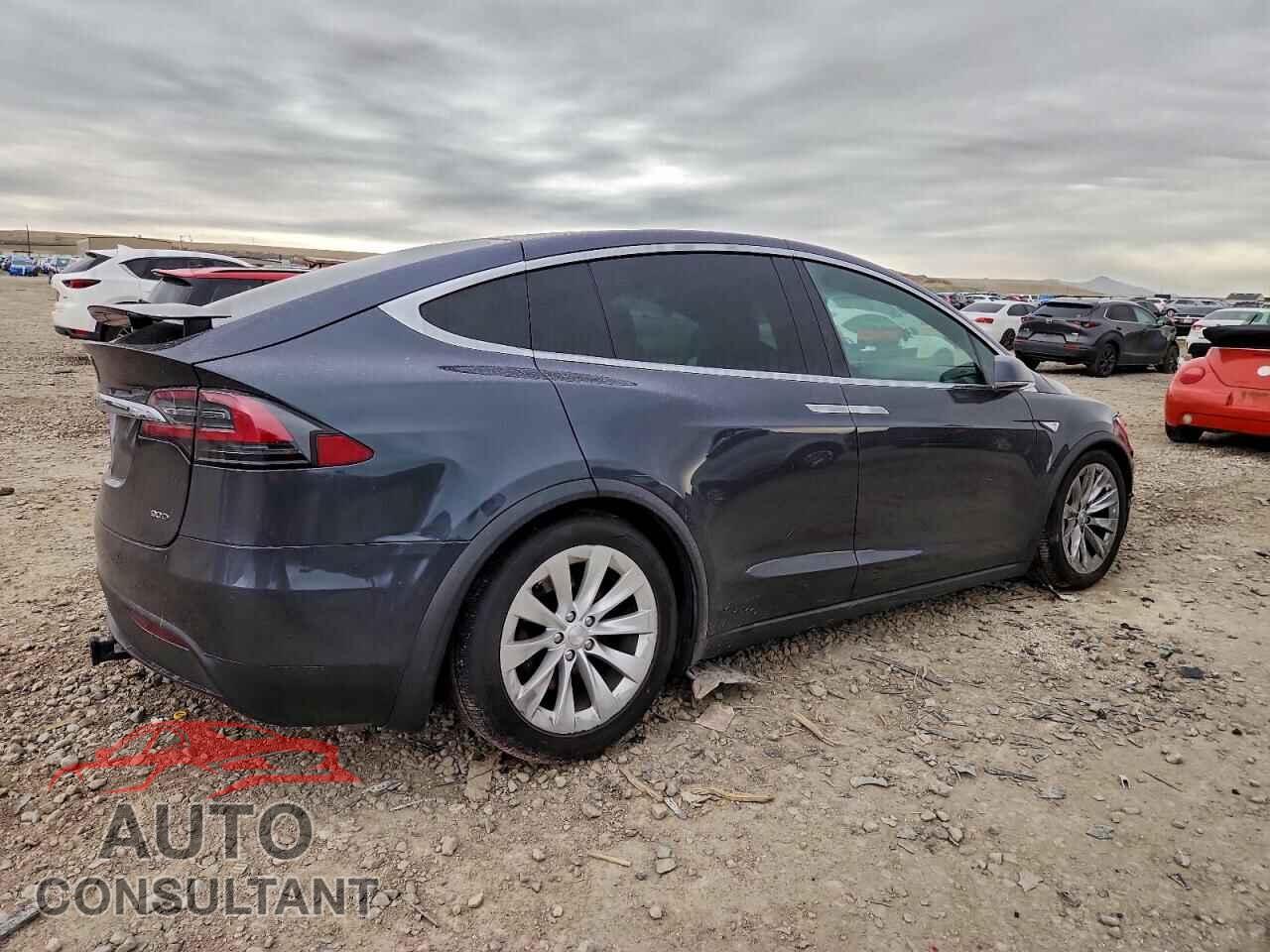 TESLA MODEL X 2016 - 5YJXCAE25GF005390