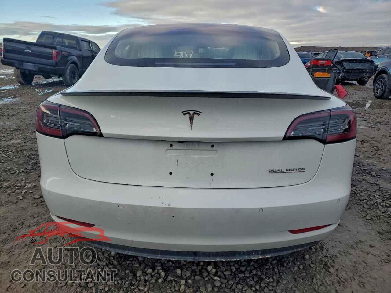 TESLA MODEL 3 2018 - 5YJ3E1EB2JF081584