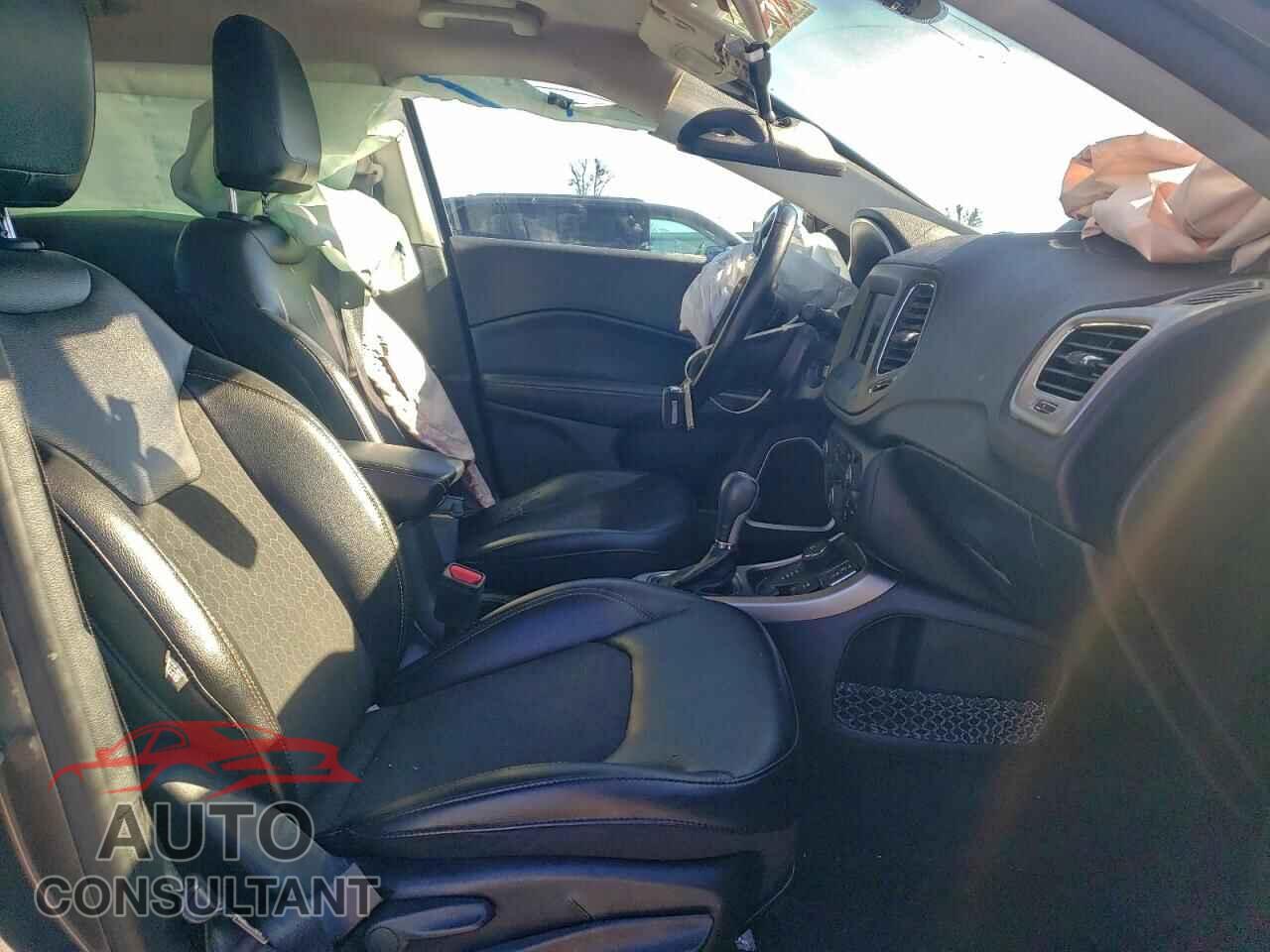 JEEP COMPASS 2018 - 3C4NJDBBXJT284489