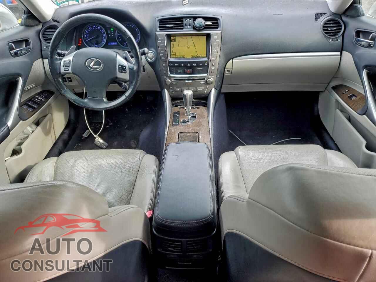LEXUS IS 2011 - JTHCF5C23B5048375