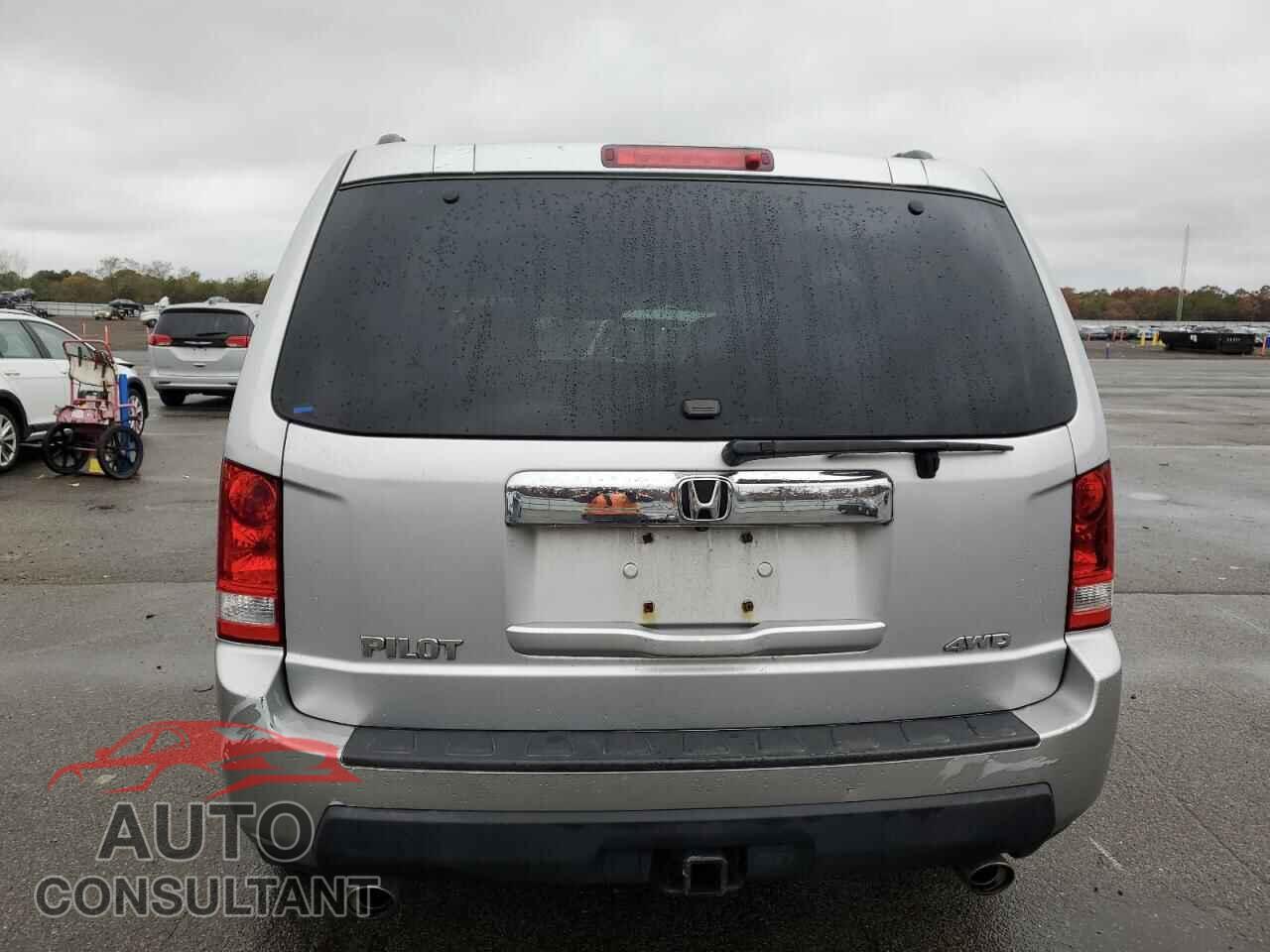 HONDA PILOT 2011 - 5FNYF4H58BB106824