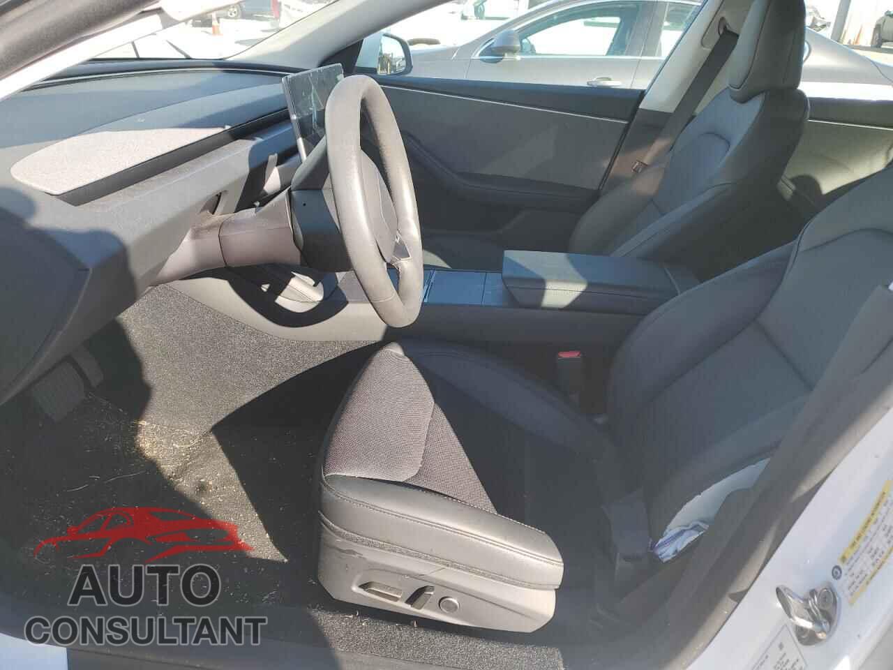 TESLA MODEL 3 2024 - 5YJ3E1EA2RF733770