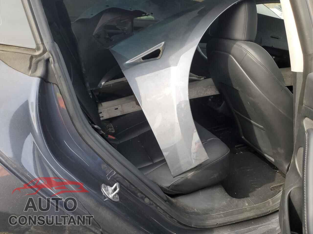 TESLA MODEL 3 2023 - 5YJ3E1EB6PF706948