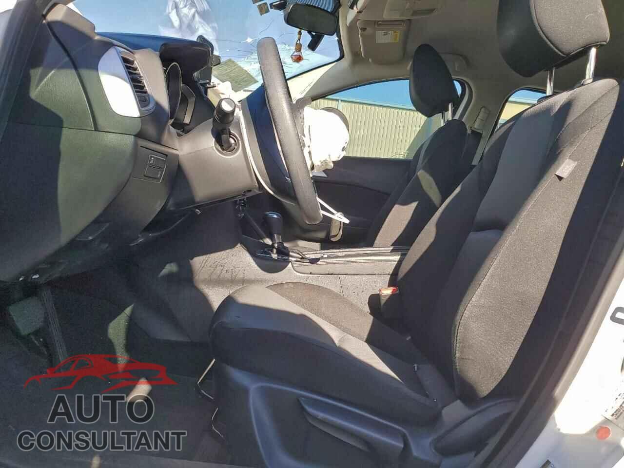 MAZDA 3 2017 - JM1BN1K73H1141810